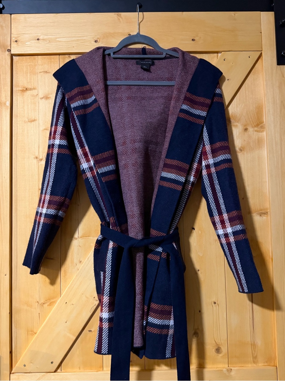 Tahari Hooded Belted Cardigan Sweater Plaid Knit Navy/ Maroon/ Orange Sz L